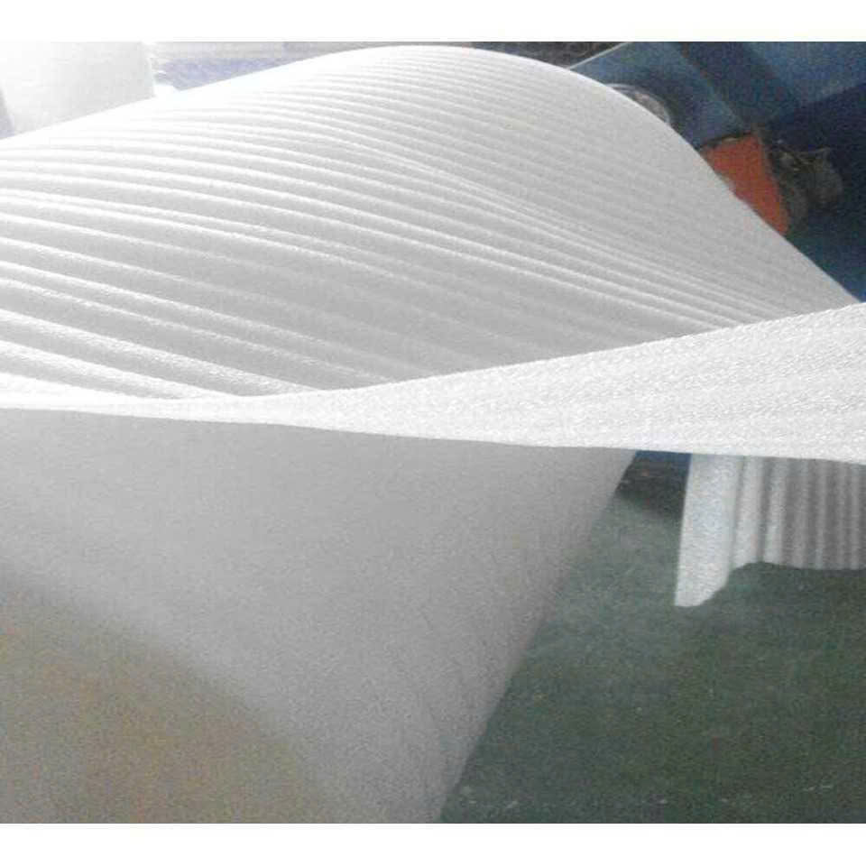 Tấm xốp PE foam 5mm trên máy sản xuất tại xưởng Bao Bì 247