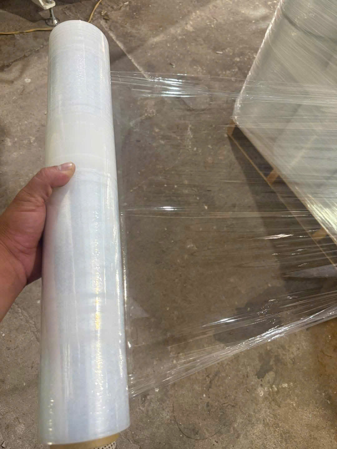 Màng PE quấn pallet thực tế