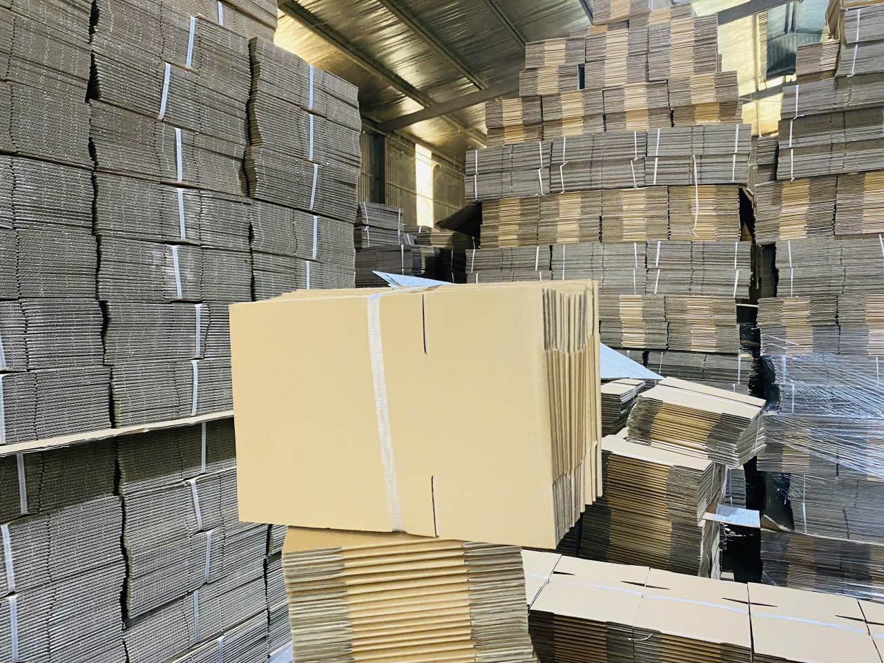 Kho hộp carton 40x30x20 xếp chồng tại Bao Bì 247 Cổ Nhuế